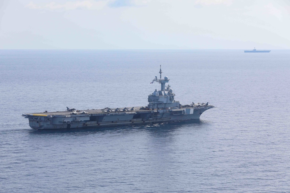 USS Ross commanding officer visits French aircraft carrier Charles de Gaulle