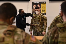 405th AFSB CIF teams assist PEO Soldier with issue of next generation gear in Europe