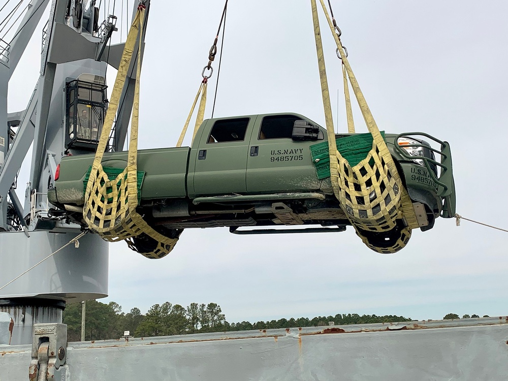 Reserve Sailors from Navy Cargo Handling Battalion (NCHB) 13, participate in a Unit Level Training Readiness Assessment on Cheatham Annex.