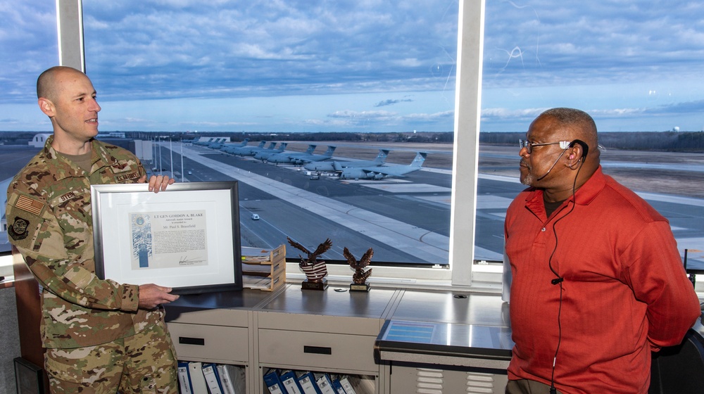 Dover AFB tower supervisor presented AFFSA Aircraft Assist Award