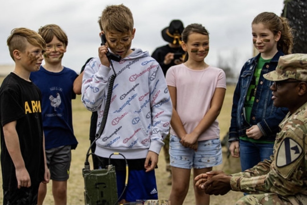 1st Cavalry Division hosts children’s spur ride