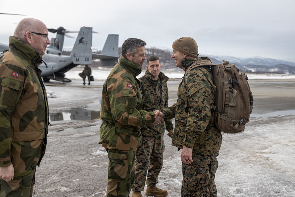 Commandant of the Marine Corps visits Marine Aircraft Group 29 in Norway