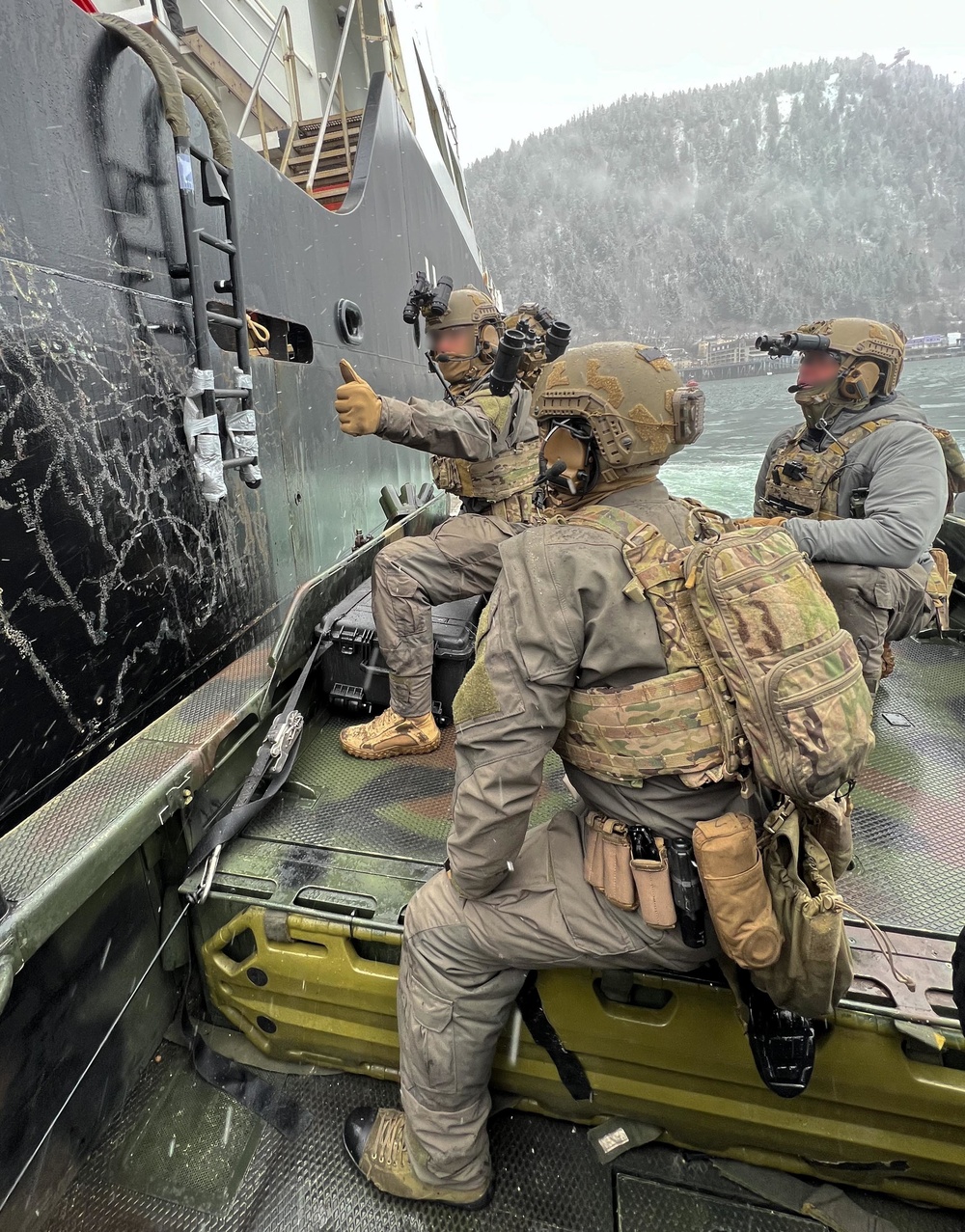 USCG MSRT trains in AE22