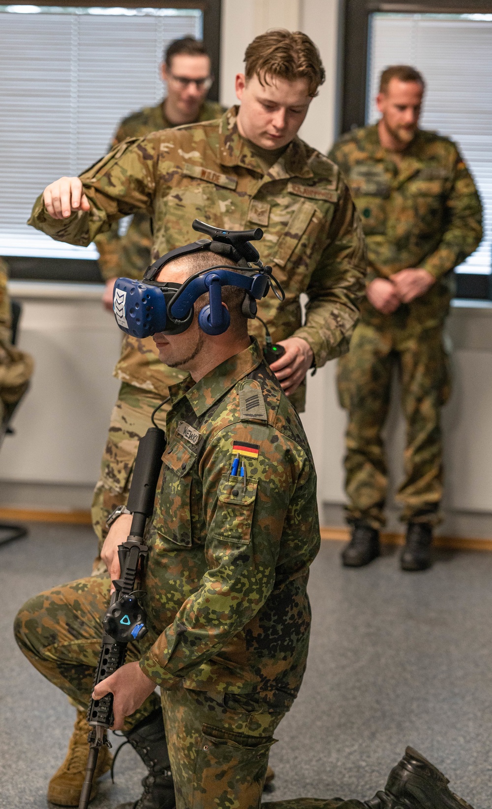 86 SFS provides VR training for HN partners