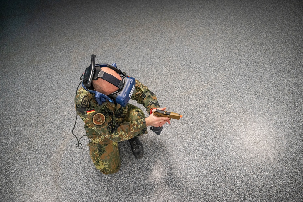 86 SFS provides VR training for HN partners