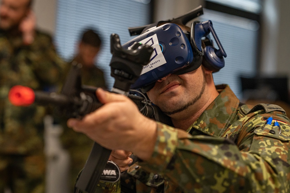 86 SFS provides VR training for HN partners
