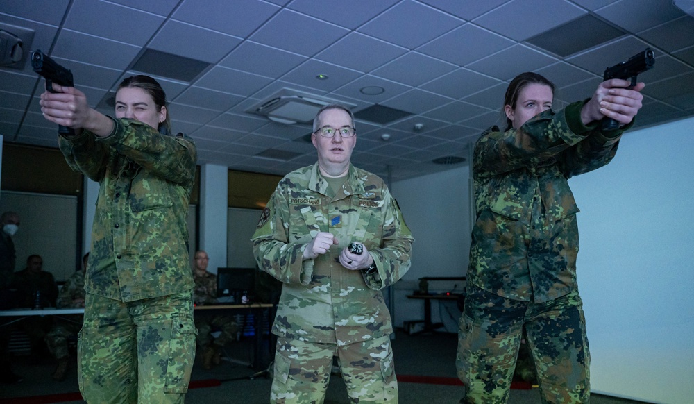 86 SFS provides VR training for HN partners