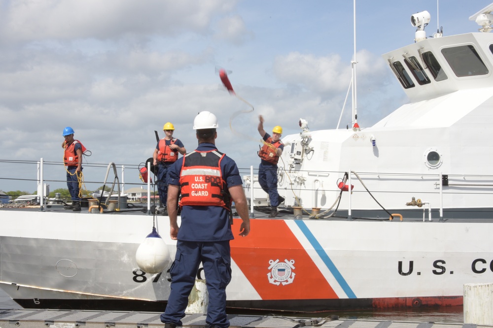 Photo of Coast Guard Cutter Tarpon Arrival