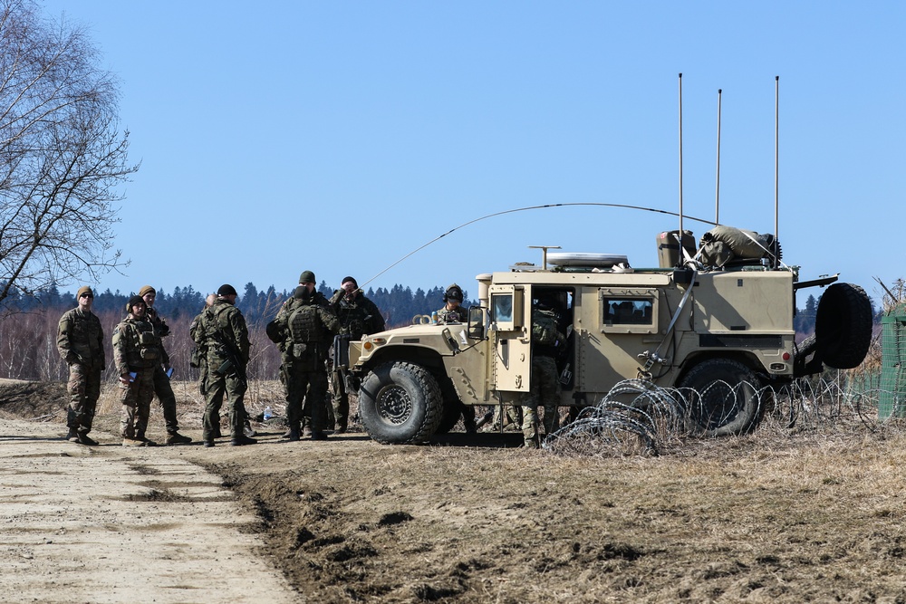 Paratroopers, Polish Allies take part in 'Call for Fires' Training