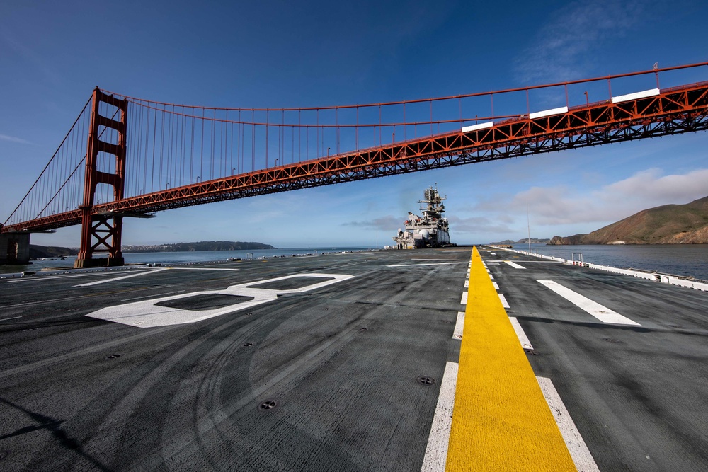 Makin Island Transits San Francisco Bay