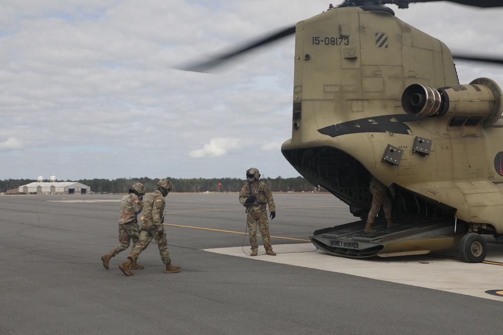 Alpha Company Soldiers conduct logistics airlift training