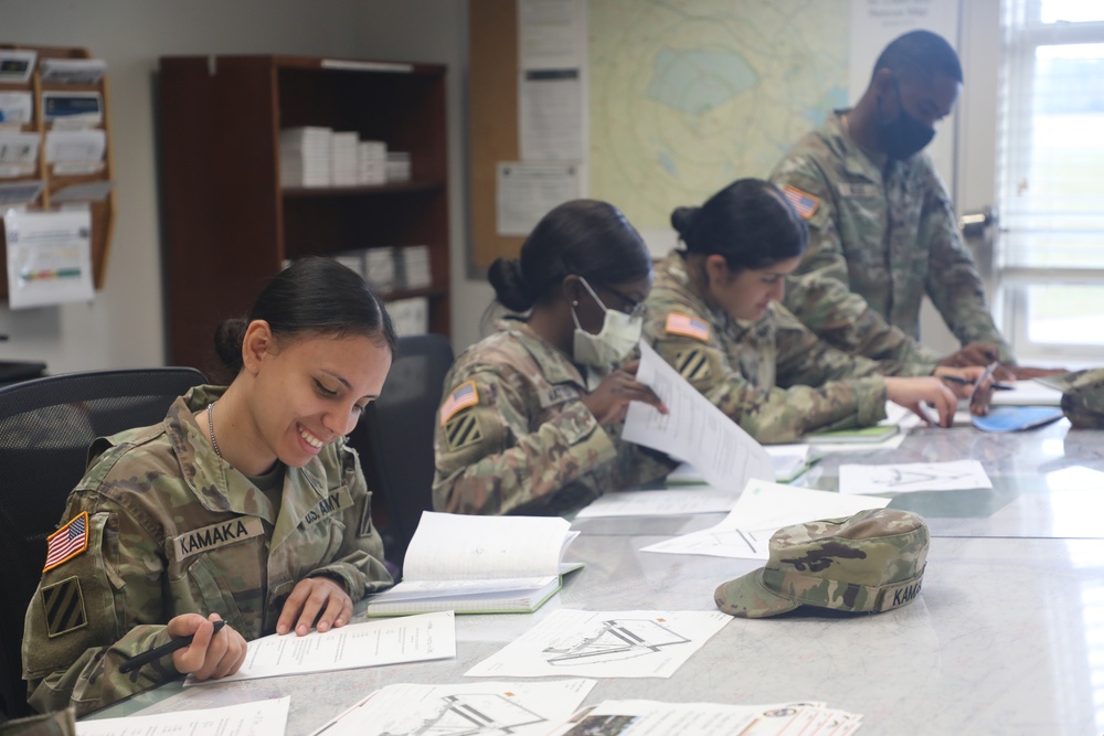 Alpha Company Soldiers conduct logistics airlift training