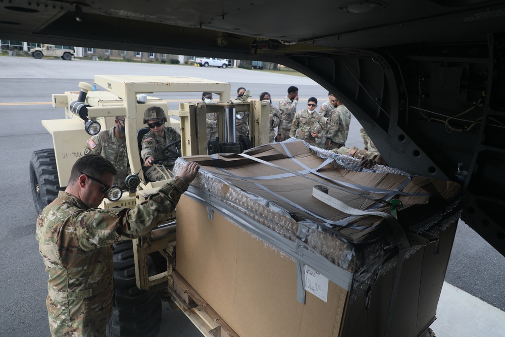 Alpha Company Soldiers conduct logistics airlift training