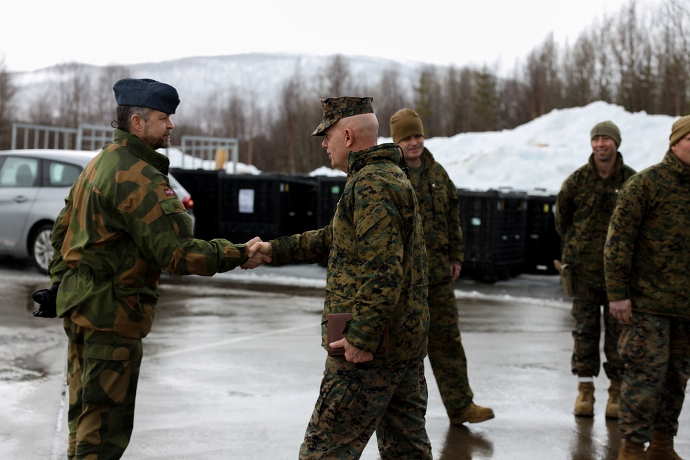 U.S. Marine Corps commandant, sergeant major visit air support Marines in Norway