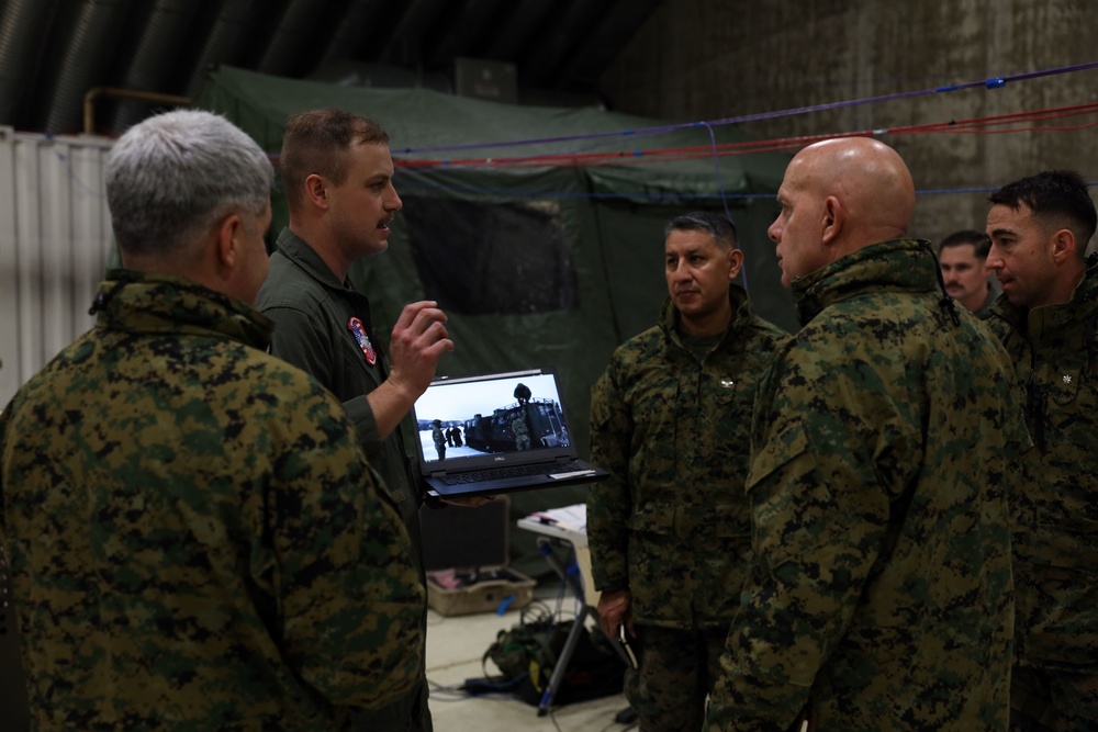 U.S. Marine Corps commandant, sergeant major visit air support Marines in Norway