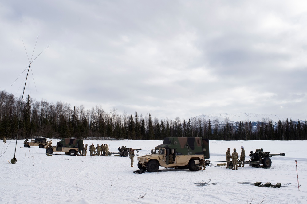 Spartan paratroopers conduct live-fire artillery training