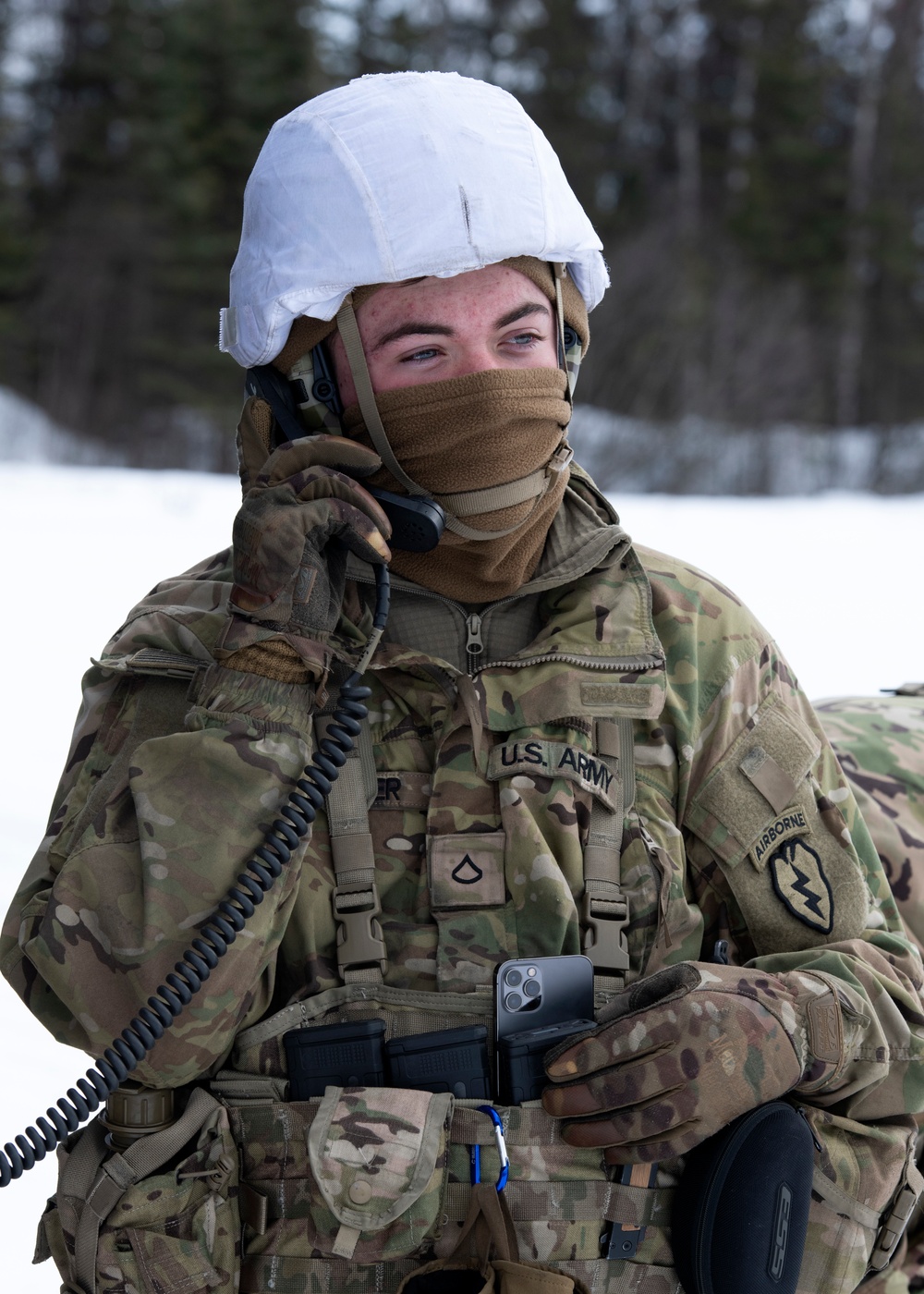 Spartan paratroopers conduct live-fire artillery training