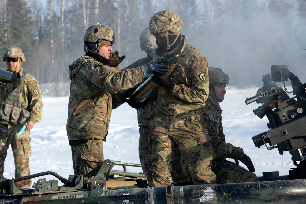 Spartan paratroopers conduct live-fire artillery training