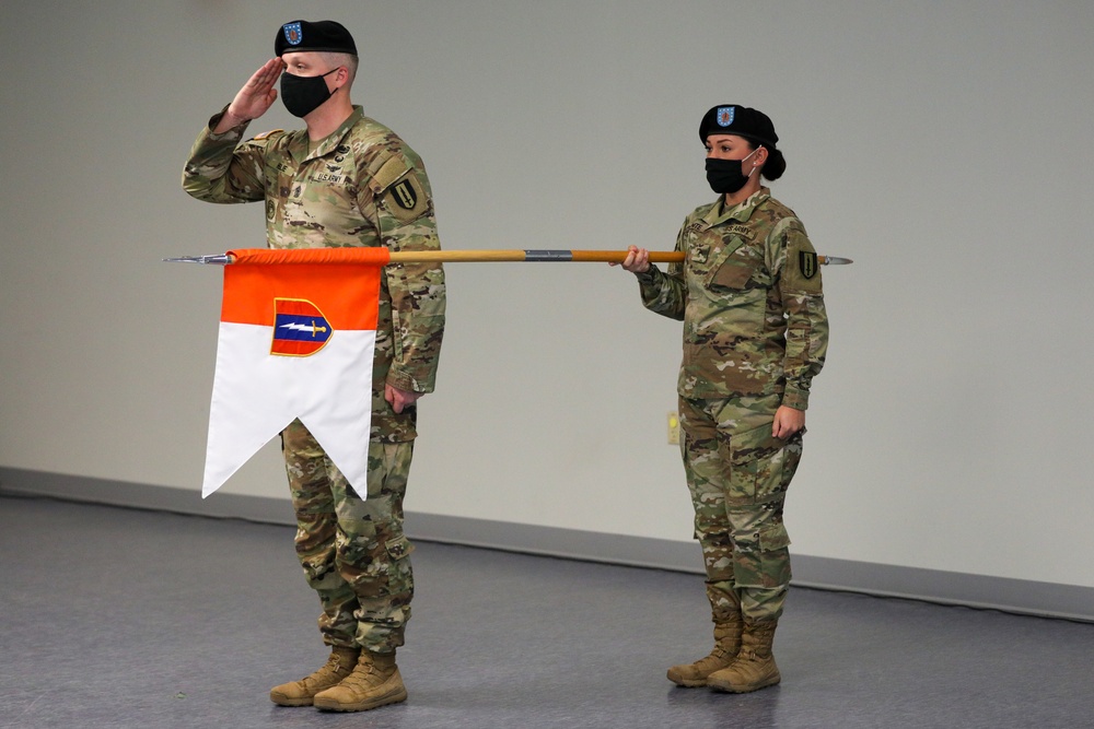 HHC, 1st Singal Brigade Welcomes New Company Commander