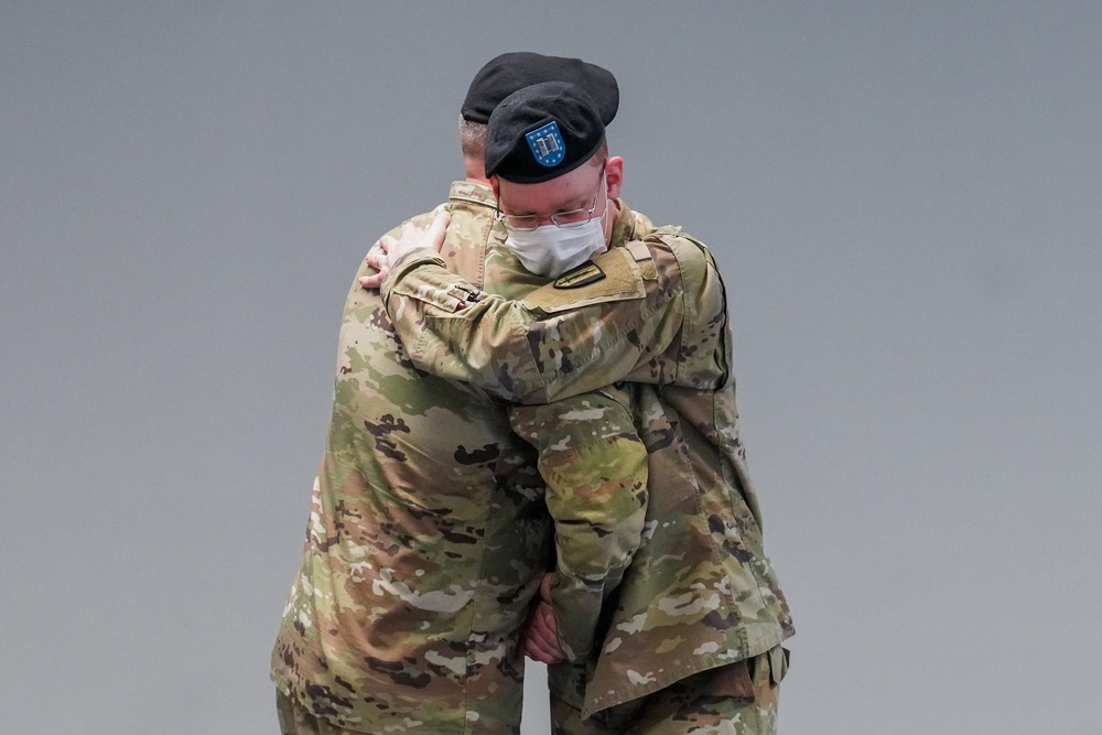 HHC, 1st Singal Brigade Welcomes New Company Commander