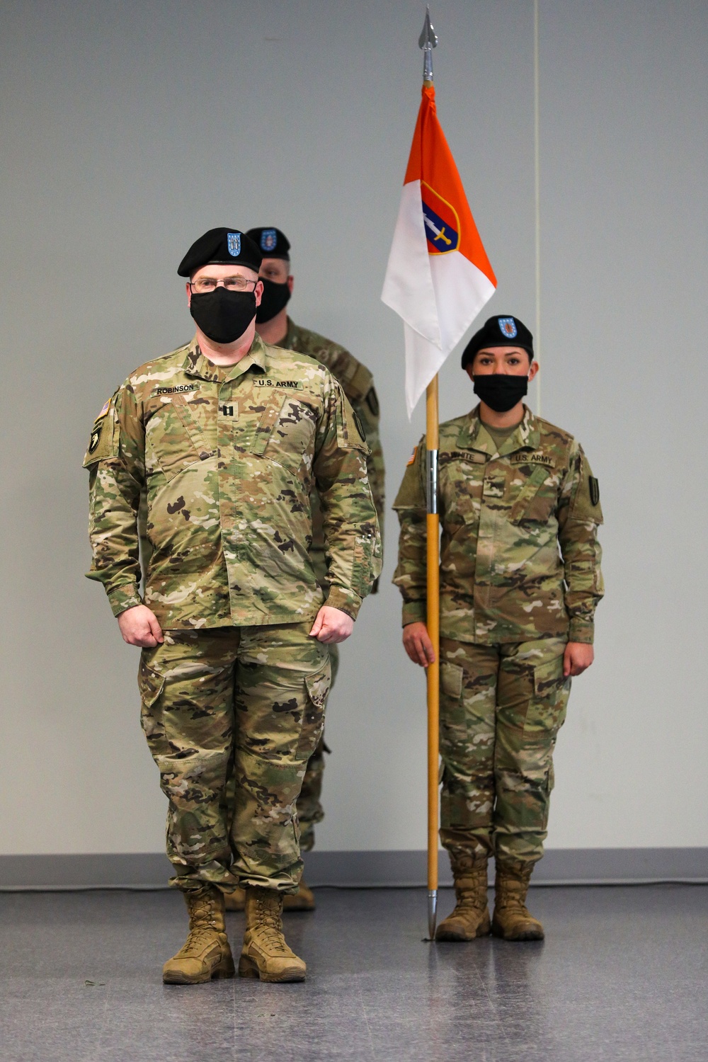 HHC, 1st Singal Brigade Welcomes New Company Commander