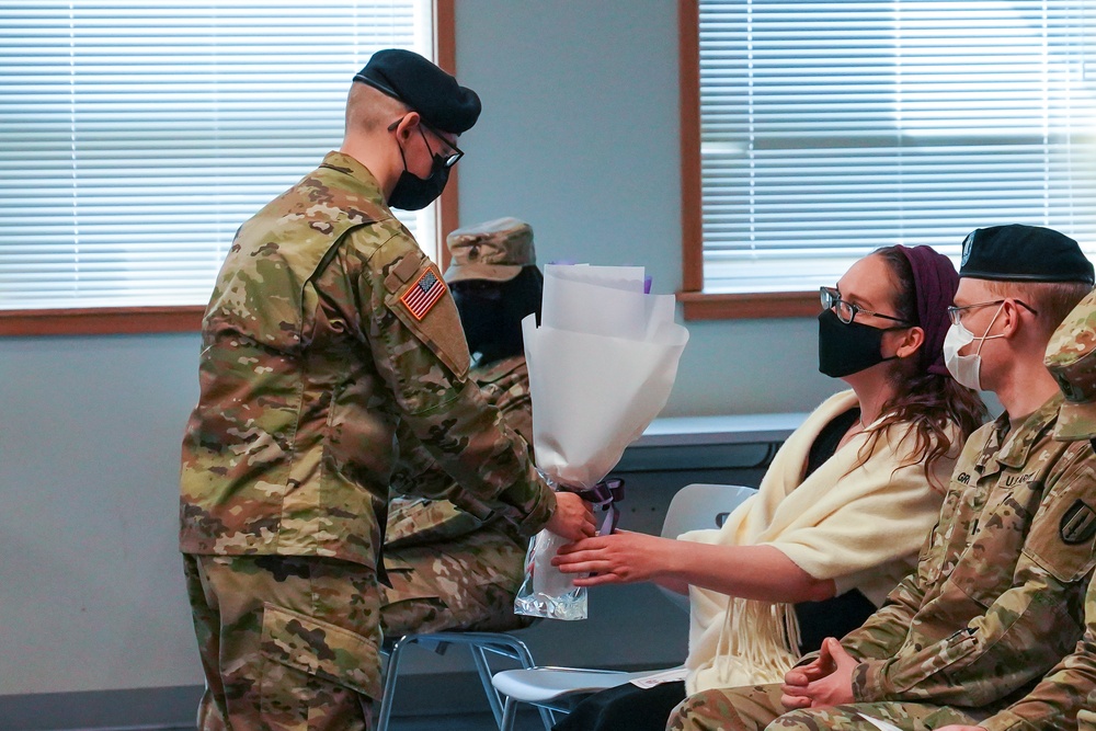 HHC, 1st Singal Brigade Welcomes New Company Commander