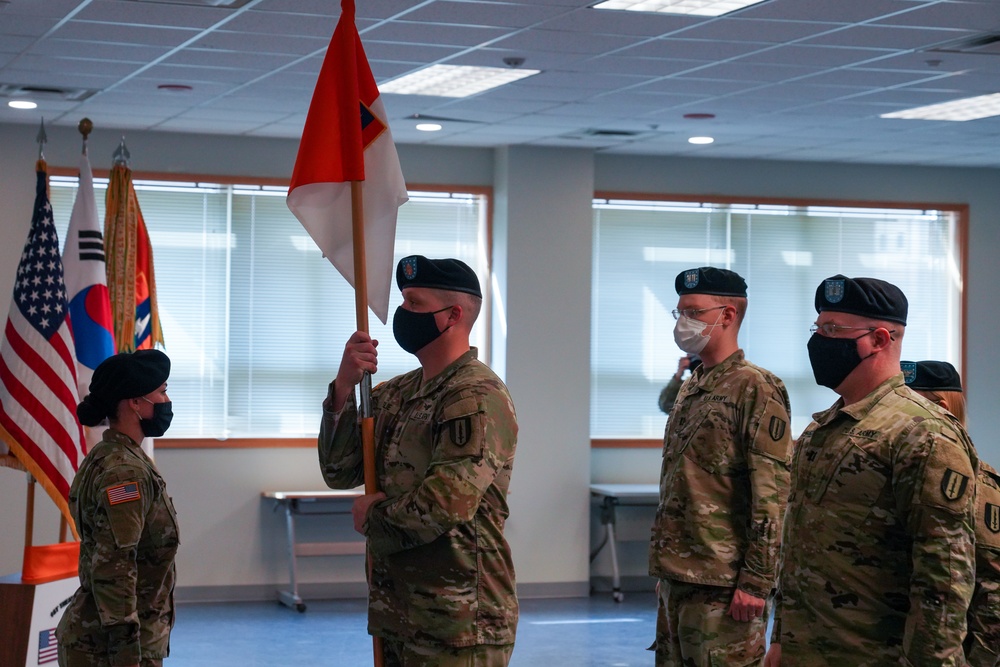 HHC, 1st Singal Brigade Welcomes New Company Commander