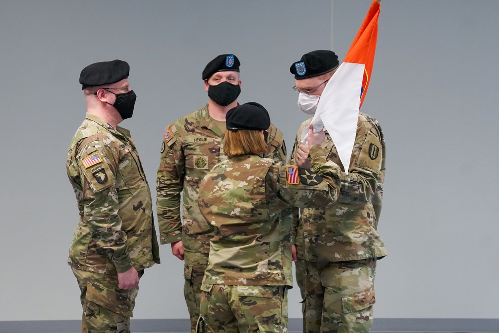 HHC, 1st Singal Brigade Welcomes New Company Commander