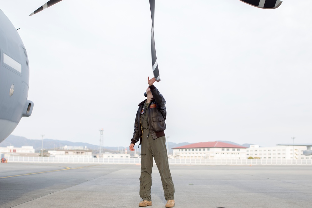 Sumos Refuel F-35's during CAS near Mt. Fuji