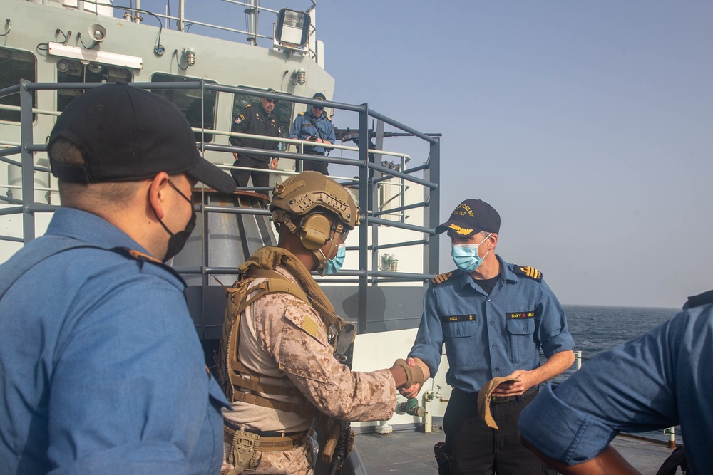 USMC and USCG Conduct Maritime Training with the Royal Canadian Navy.