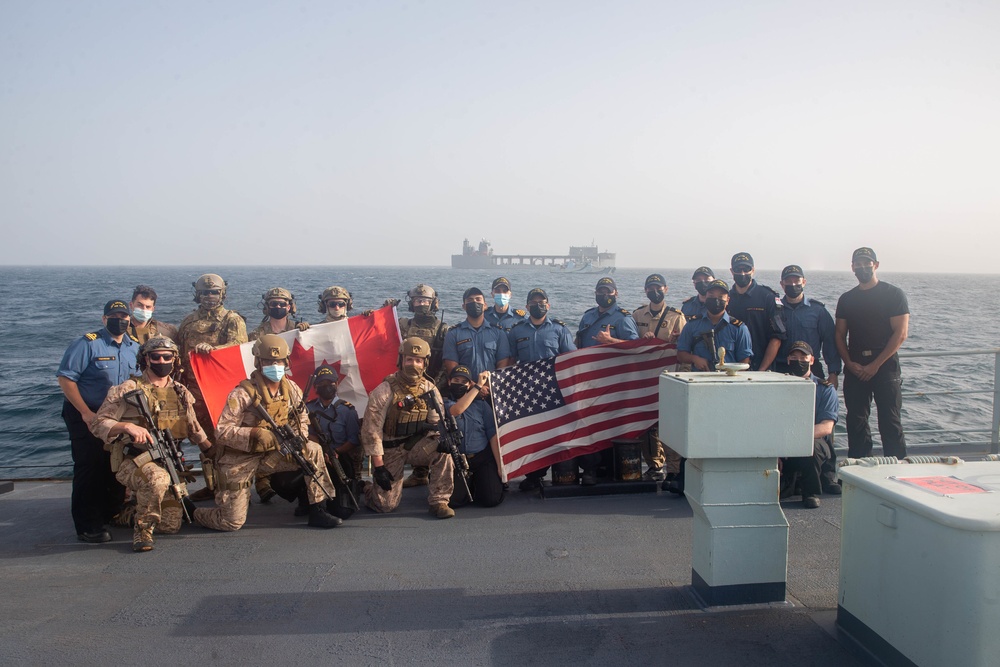 USMC and USCG Conduct Maritime Training with the Royal Canadian Navy.