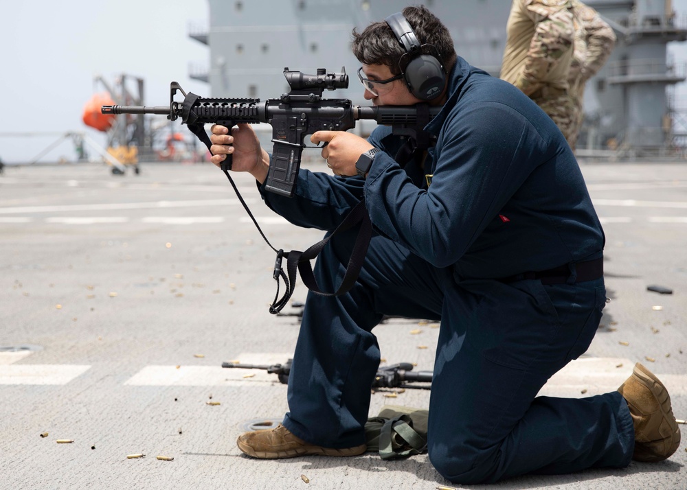 USS Hershel &quot;Woody&quot; Williams (ESB 4) Conducts Small-Arms Live-Fire Training