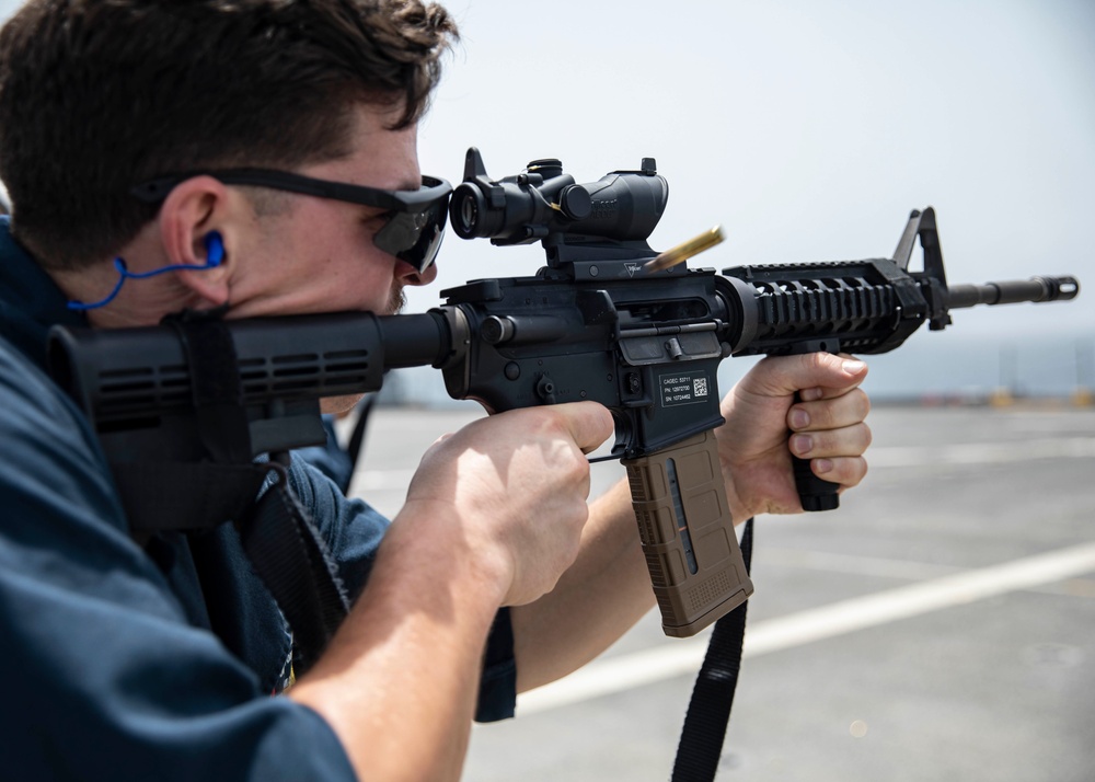 USS Hershel &quot;Woody&quot; Williams (ESB 4) Conducts Small-Arms Live-Fire Training