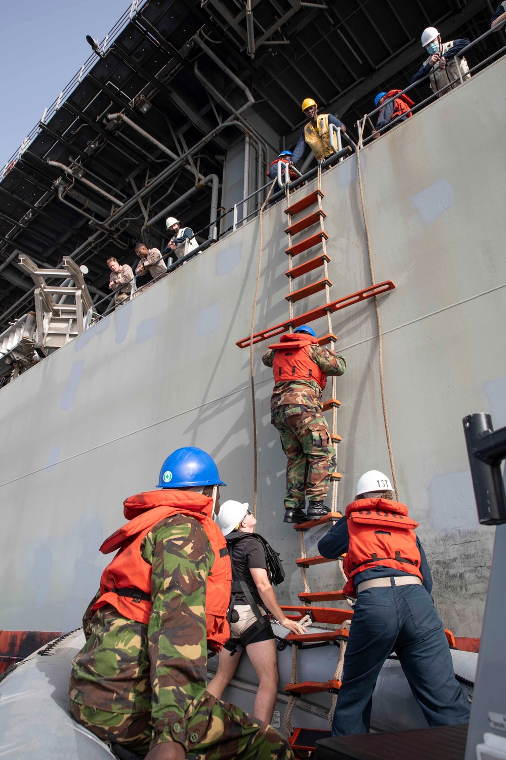 USS Hershel &quot;Woody&quot; Williams (ESB 4) Conducts Small Boat Operations