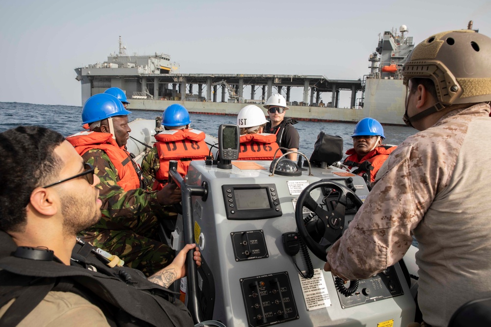 USS Hershel &quot;Woody&quot; Williams (ESB 4) Conducts Small Boat Operations