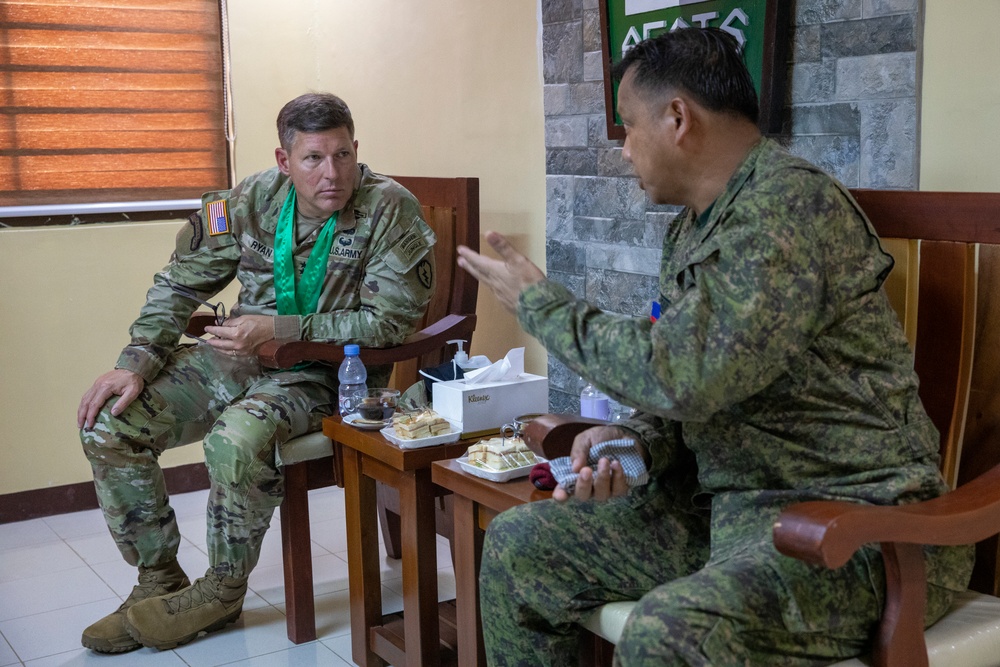 U.S. Army Maj. Gen. Ryan visits Fort Magsaysay during Salaknib 2022