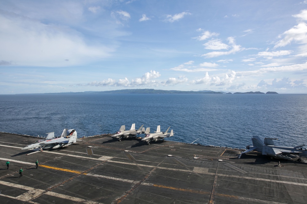 Abraham Lincoln transits the San Bernardino Strait