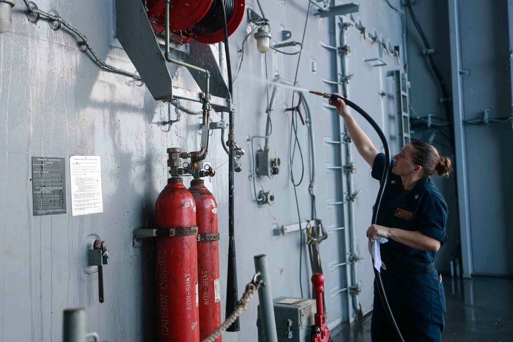 Abraham Lincoln Sailors conduct maintenance