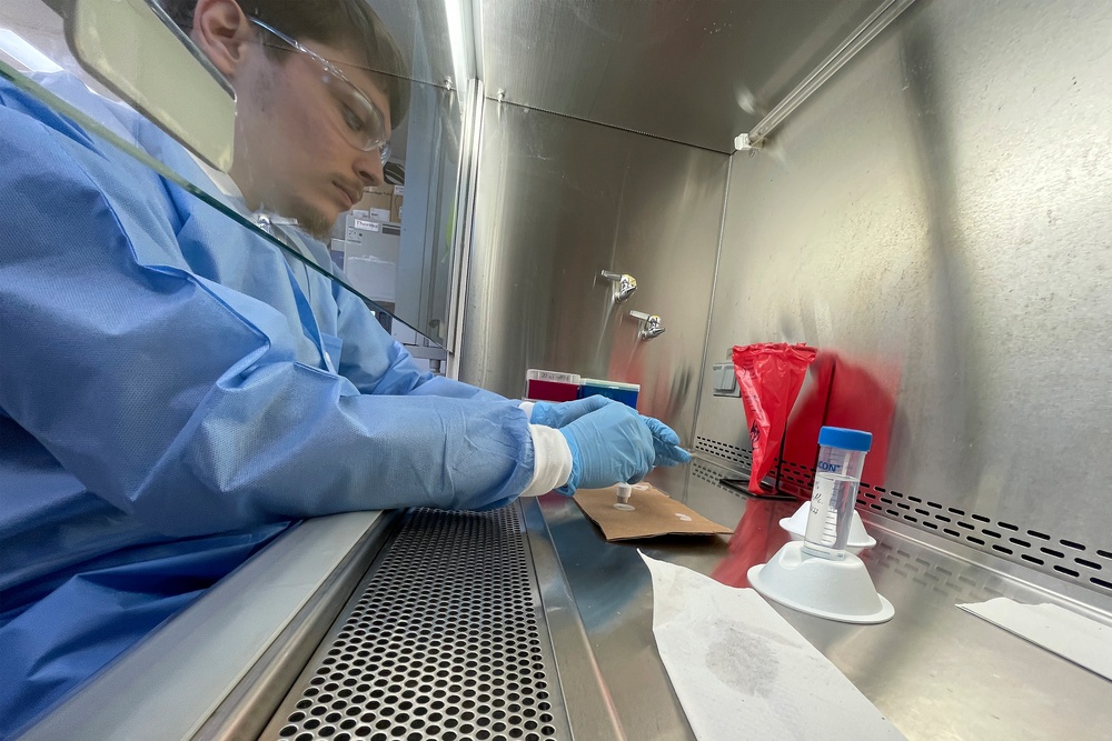 NMRC's Combat Wounds Infections Division laboratory