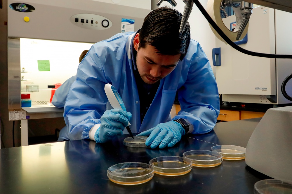 NMRC's Combat Wounds Infections Division laboratory