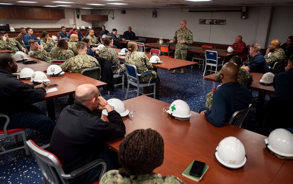 MCPON Russell Smith visits USS Wasp (LHD 1)