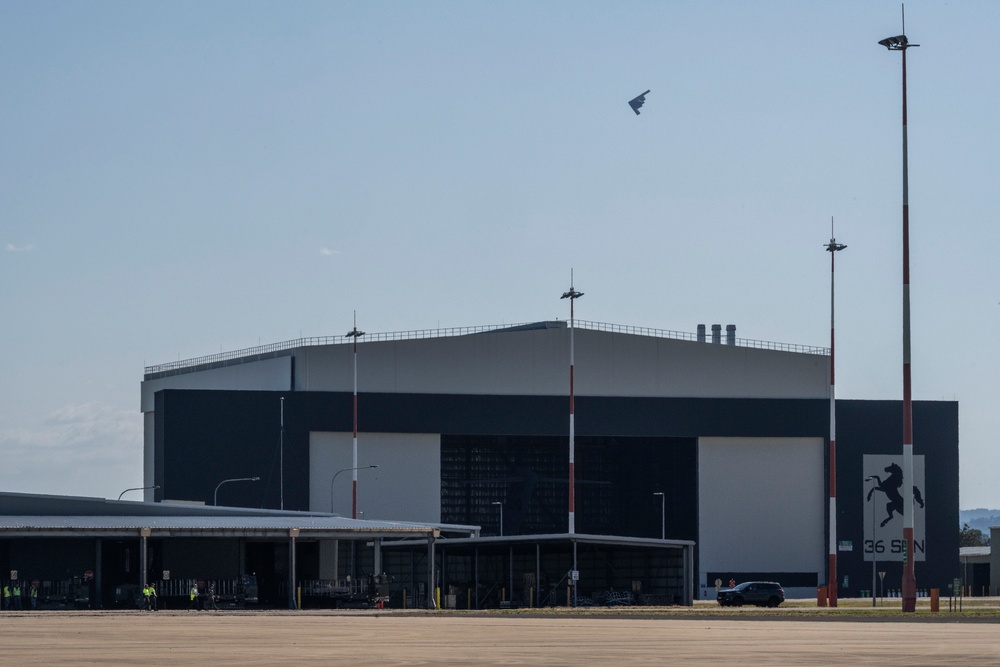 B-2 conducts mission in Indo-Pacific, integrates with US, Royal Australian Air Force fighters