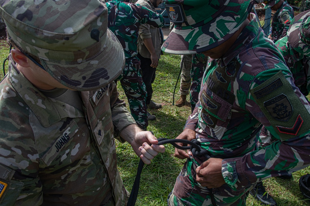 TNI/U.S. Army Platoon Exchange - U.S. Rappel