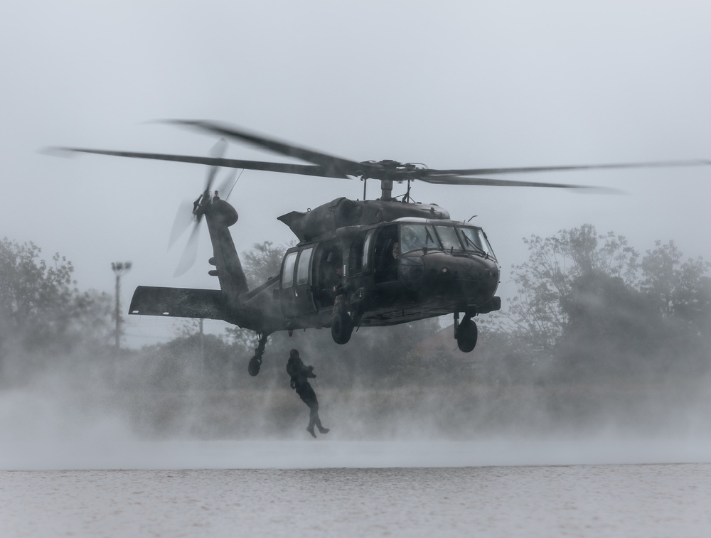 1st Special Forces train helo-cast with Thai Special Forces during HG 22