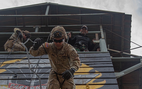 TNI/U.S. Army Platoon Exchange - TNI Rappel