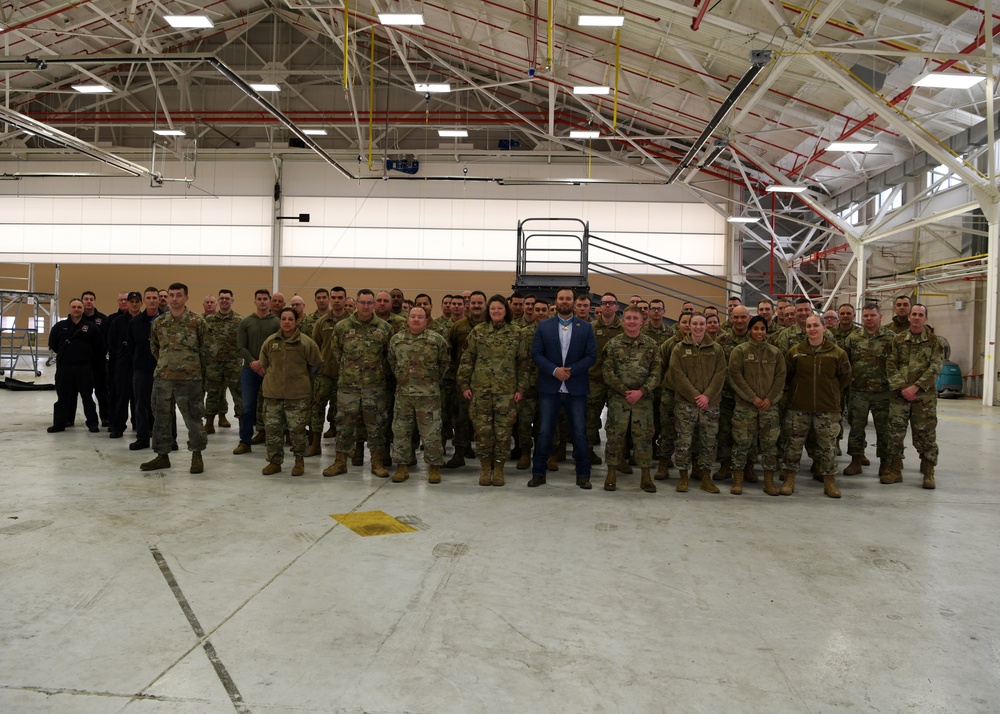 104th Fighter Wing hosts Medal of Honor recipient