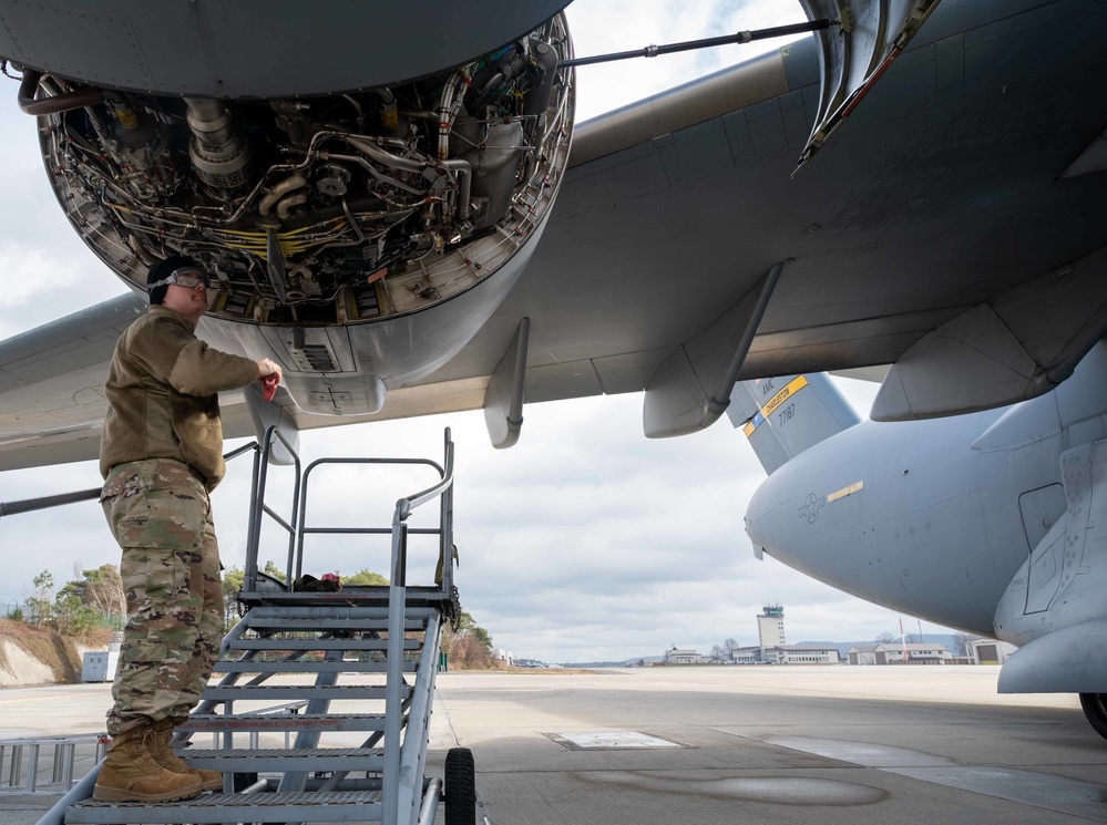 721st AMXS Airmen keep en route moving