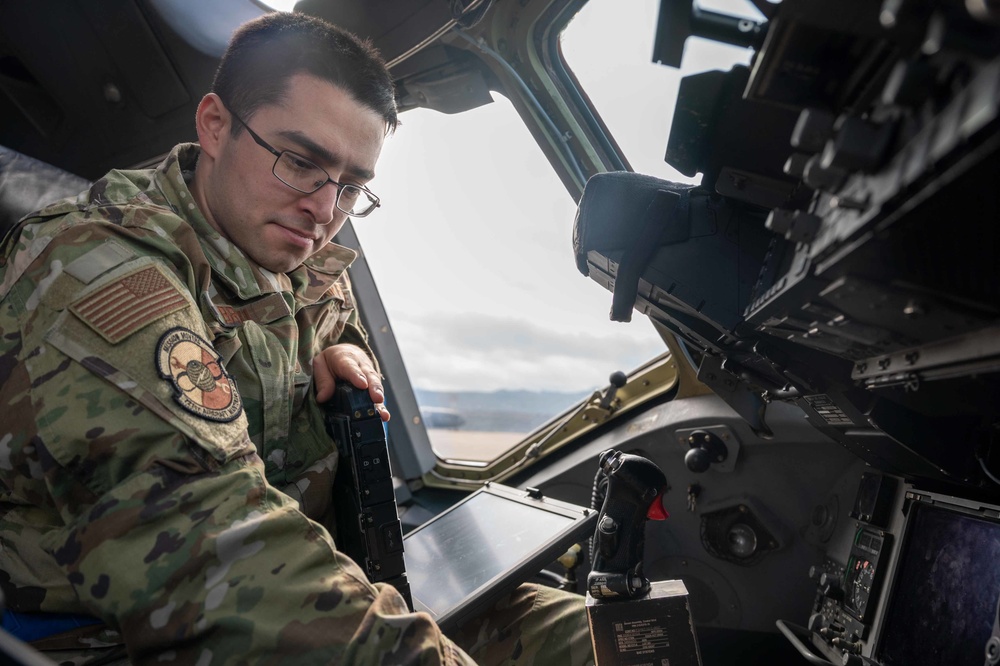 721st AMXS Airmen keep en route moving