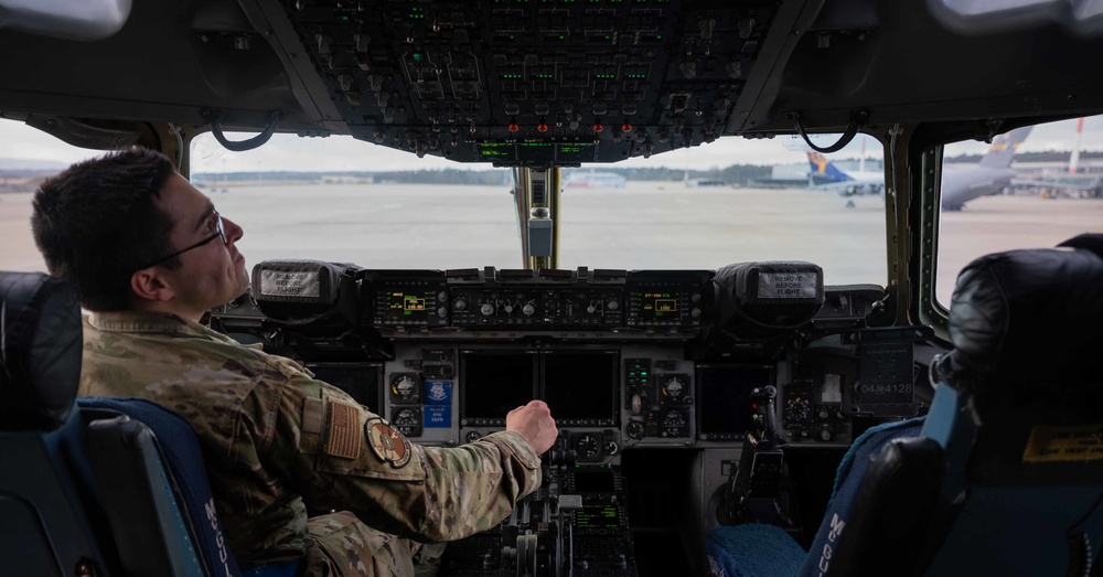 721st AMXS Airmen keep en route moving