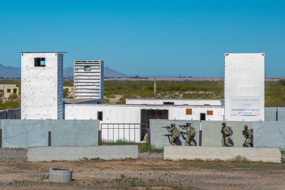 2022 Best Warrior Competitors Conduct a Military Operations on Urbanized Terrain (MOUT) Exercise in Florence, Ariz.